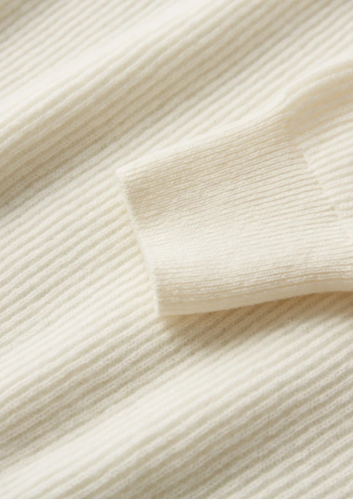 BRUNO | JERSEY DE CACHEMIRA CON BOTONES.