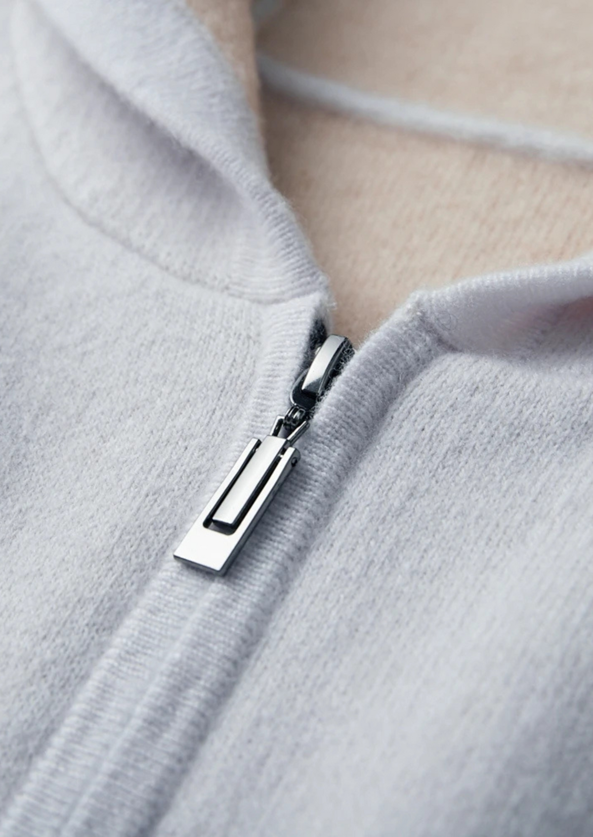 GAEL | SUDADERA BICOLOR CON CREMALLERA.