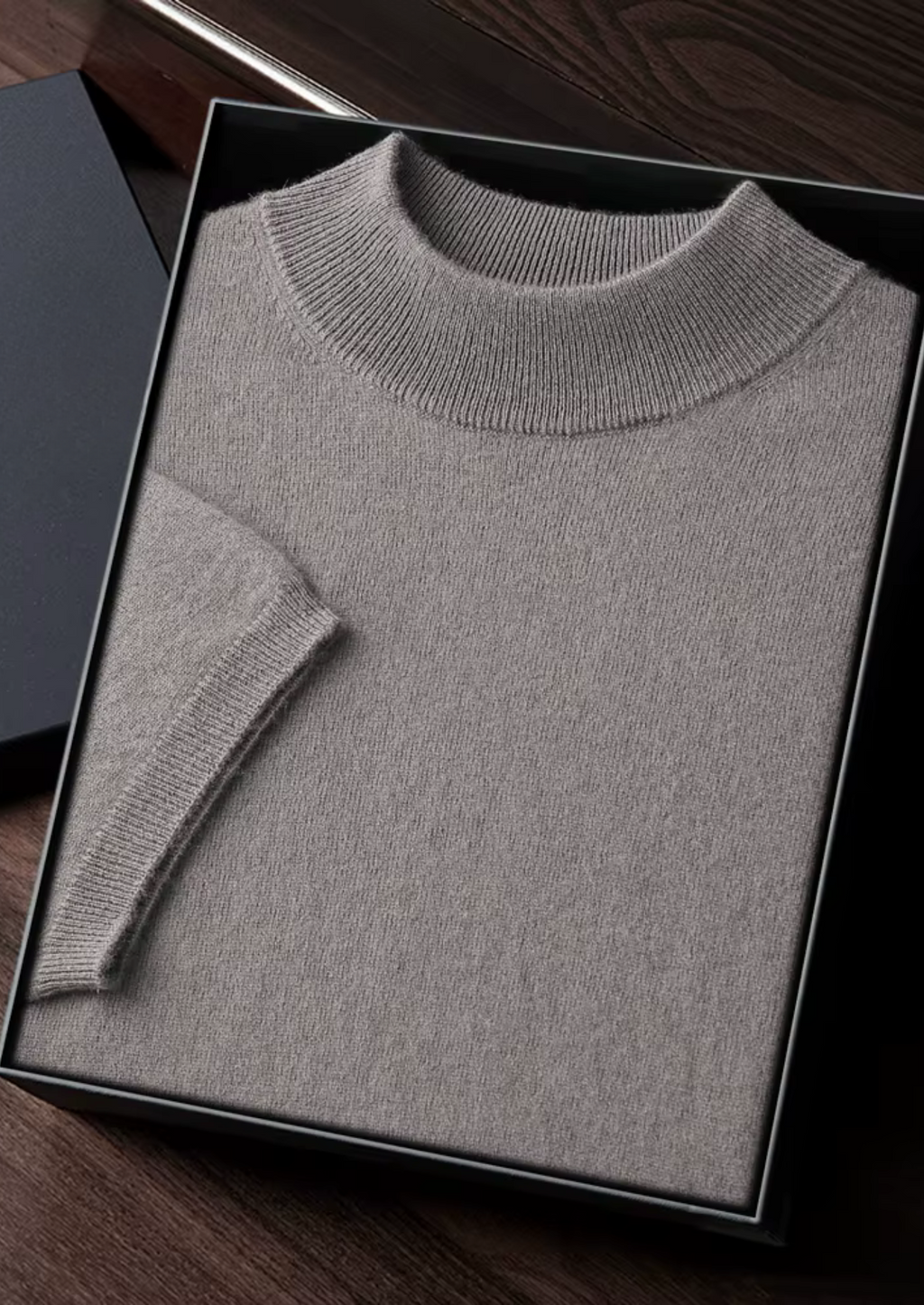 MATEO | CAMISETA DE CUELLO ALTO PREMIUM.