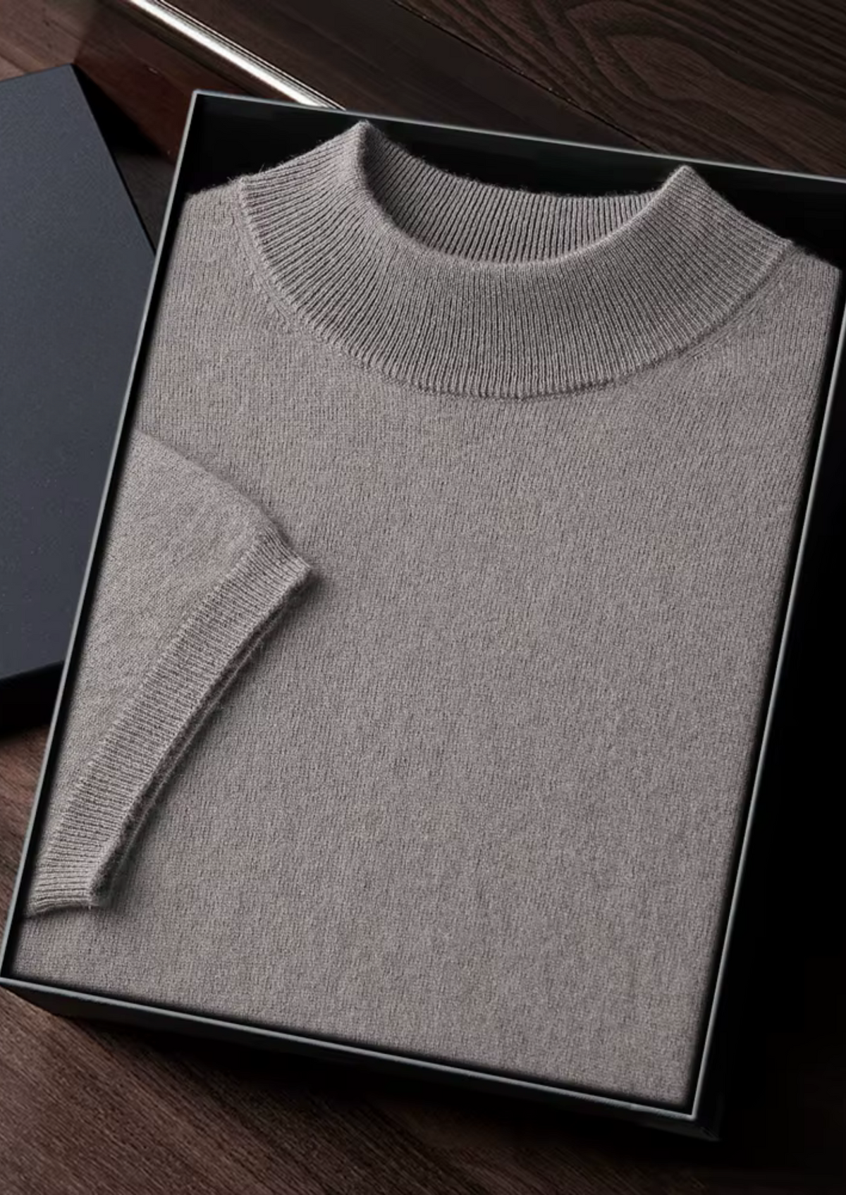 MATEO | CAMISETA DE CUELLO ALTO PREMIUM.