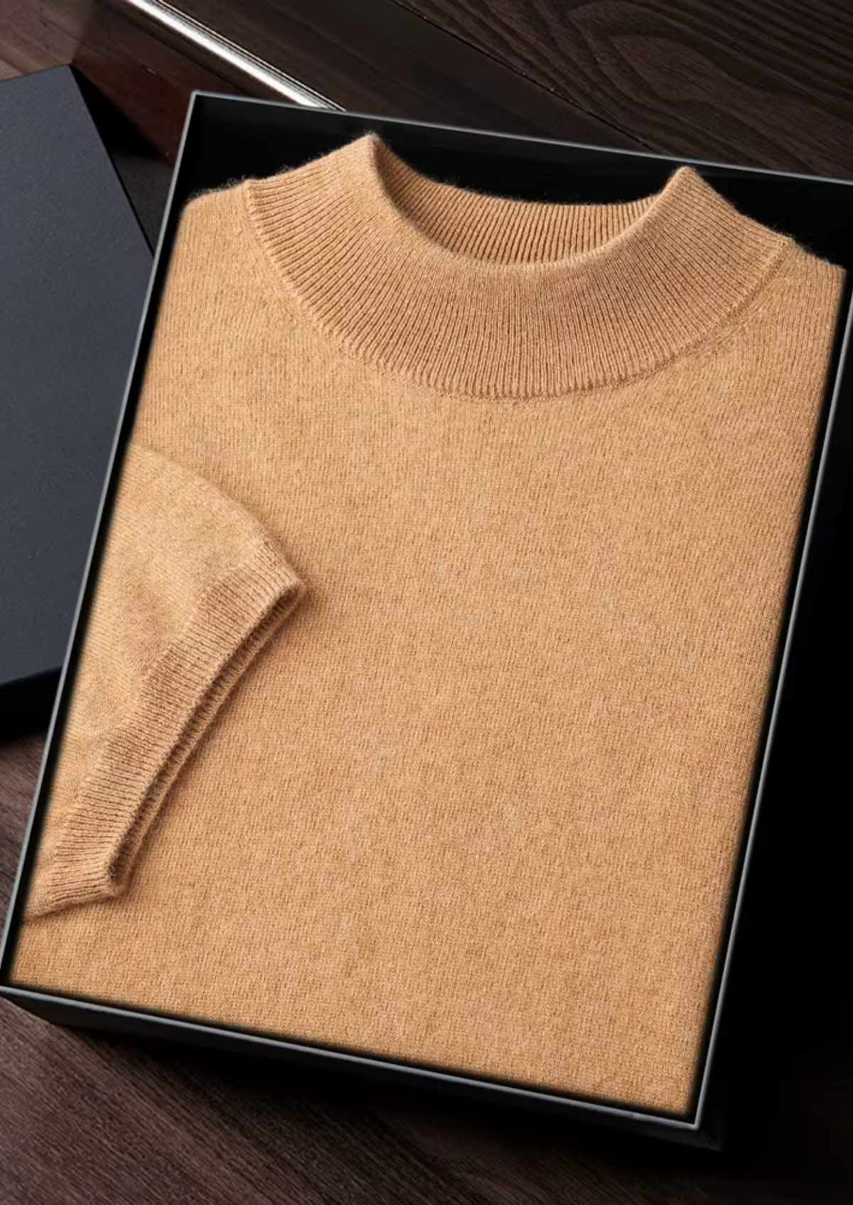 MATEO | CAMISETA DE CUELLO ALTO PREMIUM.