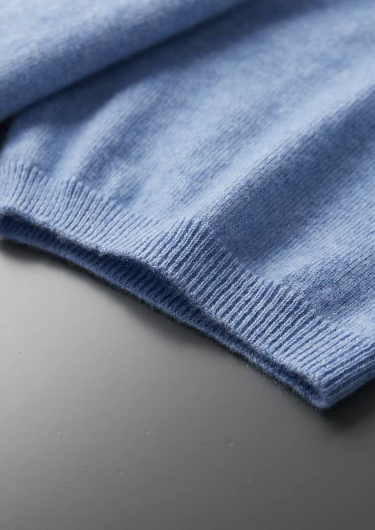 MATEO | CAMISETA DE CUELLO ALTO PREMIUM.