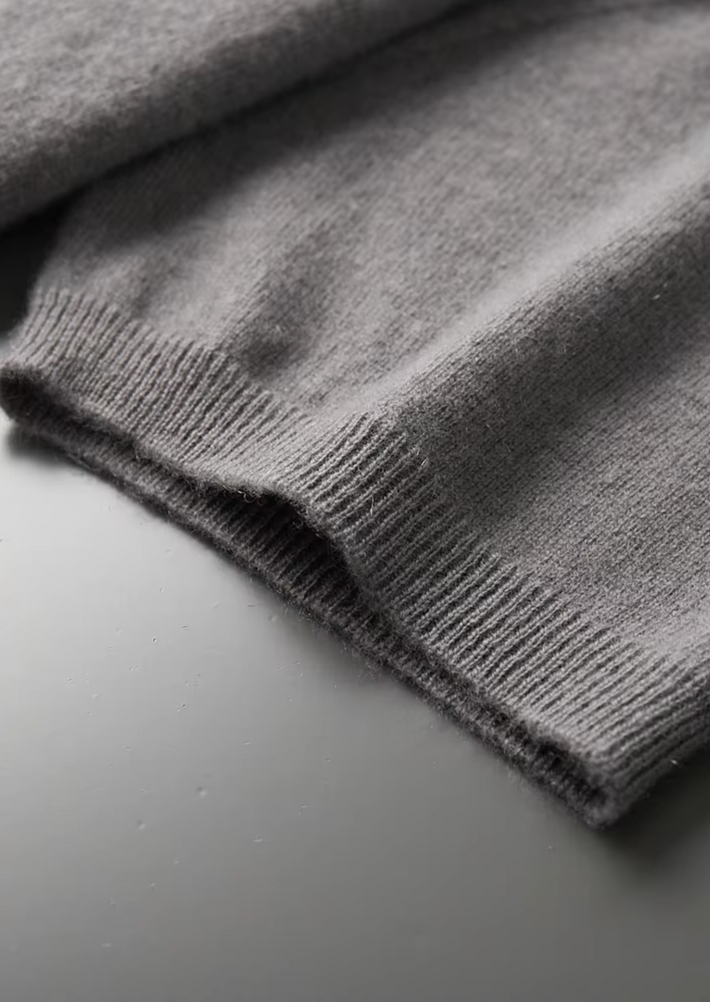MATEO | CAMISETA DE CUELLO ALTO PREMIUM.