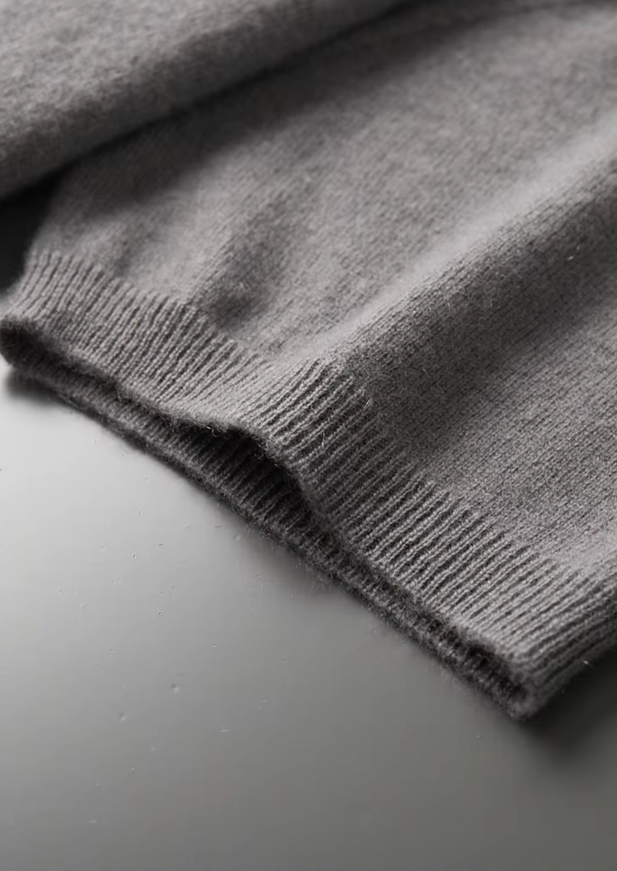 MATEO | CAMISETA DE CUELLO ALTO PREMIUM.