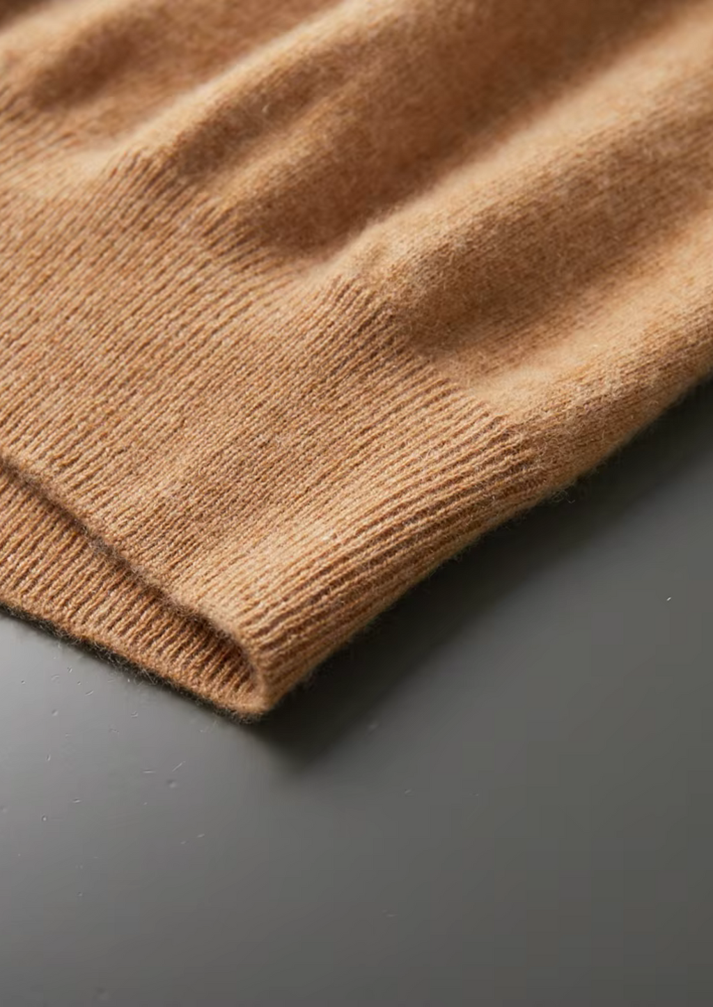 MATEO | CAMISETA DE CUELLO ALTO PREMIUM.