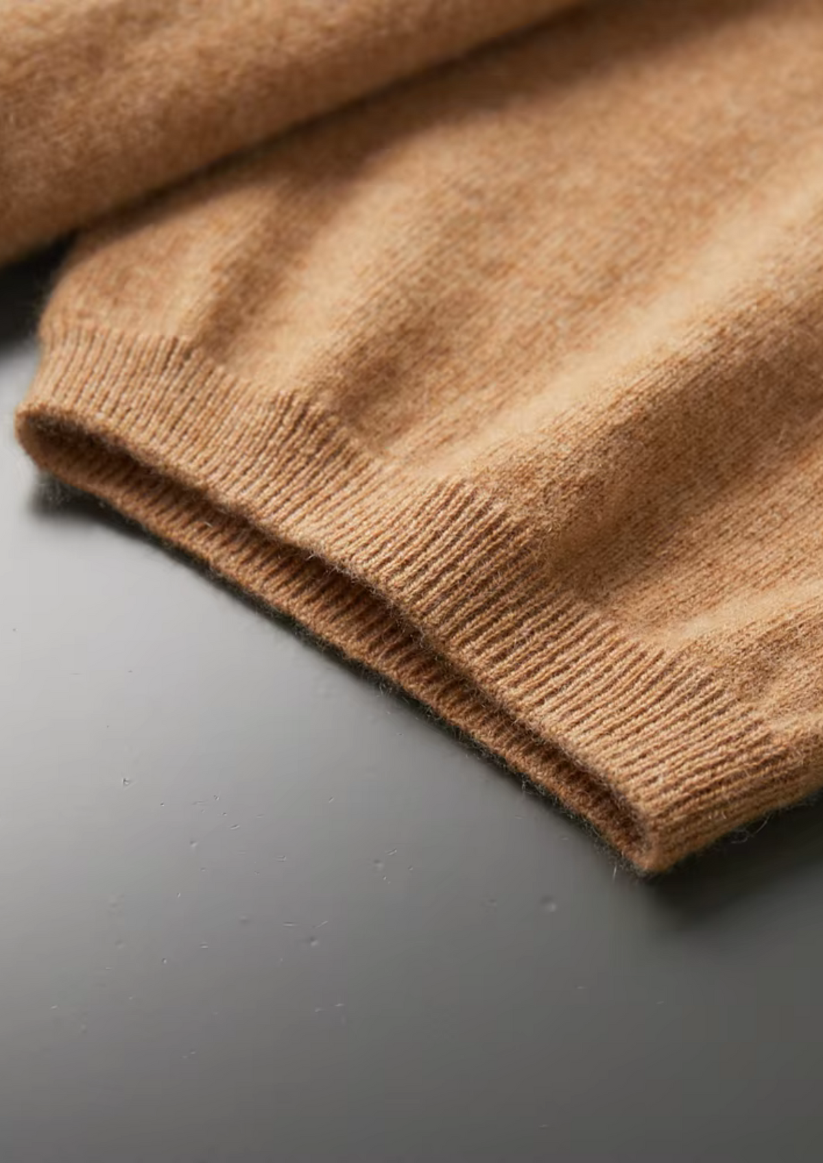 MATEO | CAMISETA DE CUELLO ALTO PREMIUM.