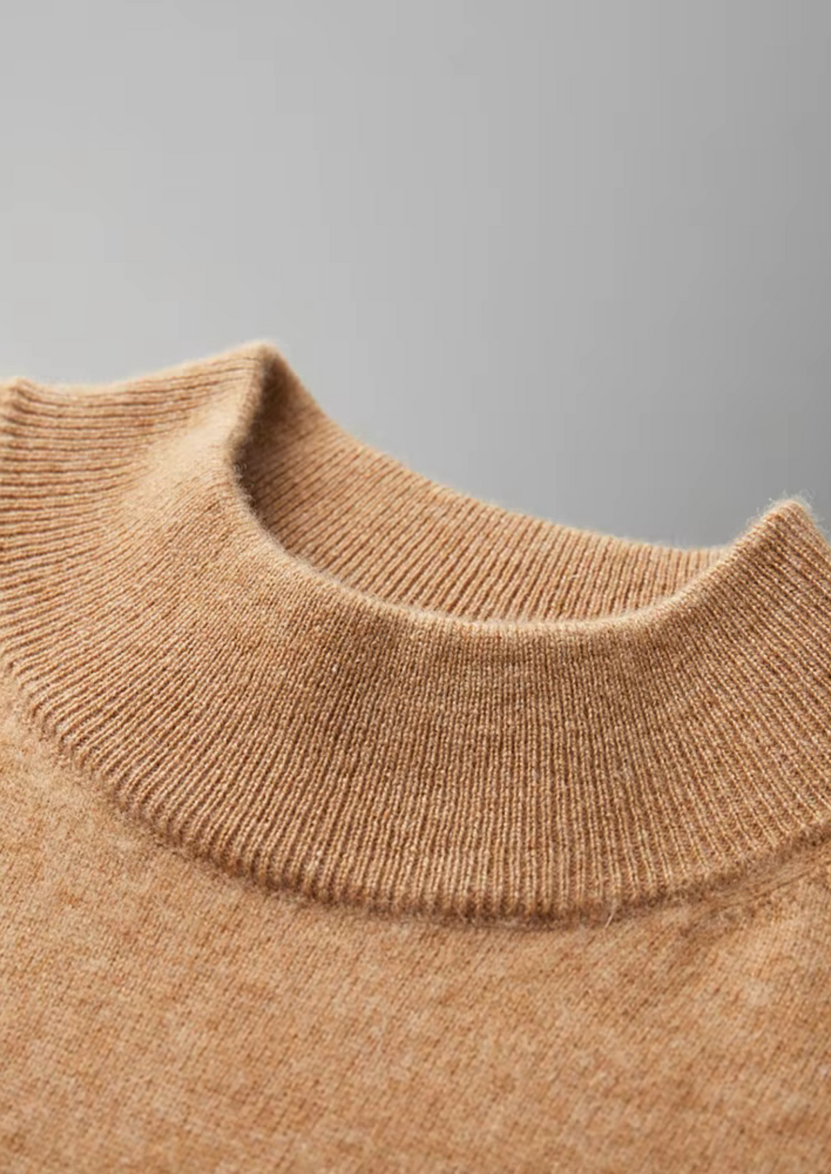 MATEO | CAMISETA DE CUELLO ALTO PREMIUM.