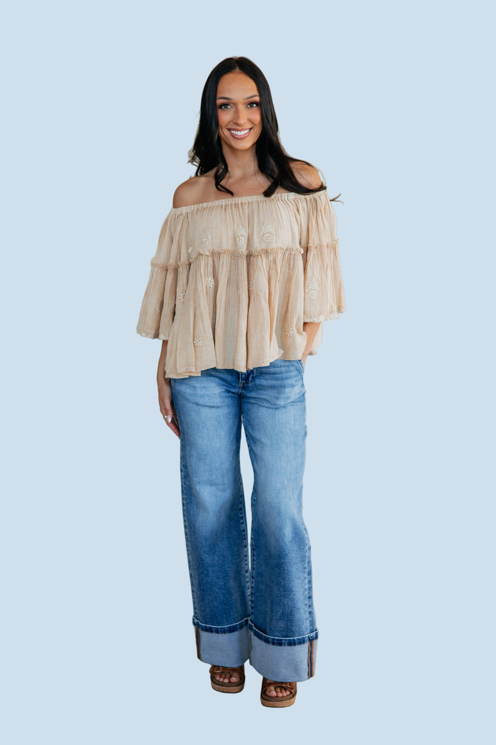 KIARA | BLUSA CON HOMBROS DESCUBIERTOS.