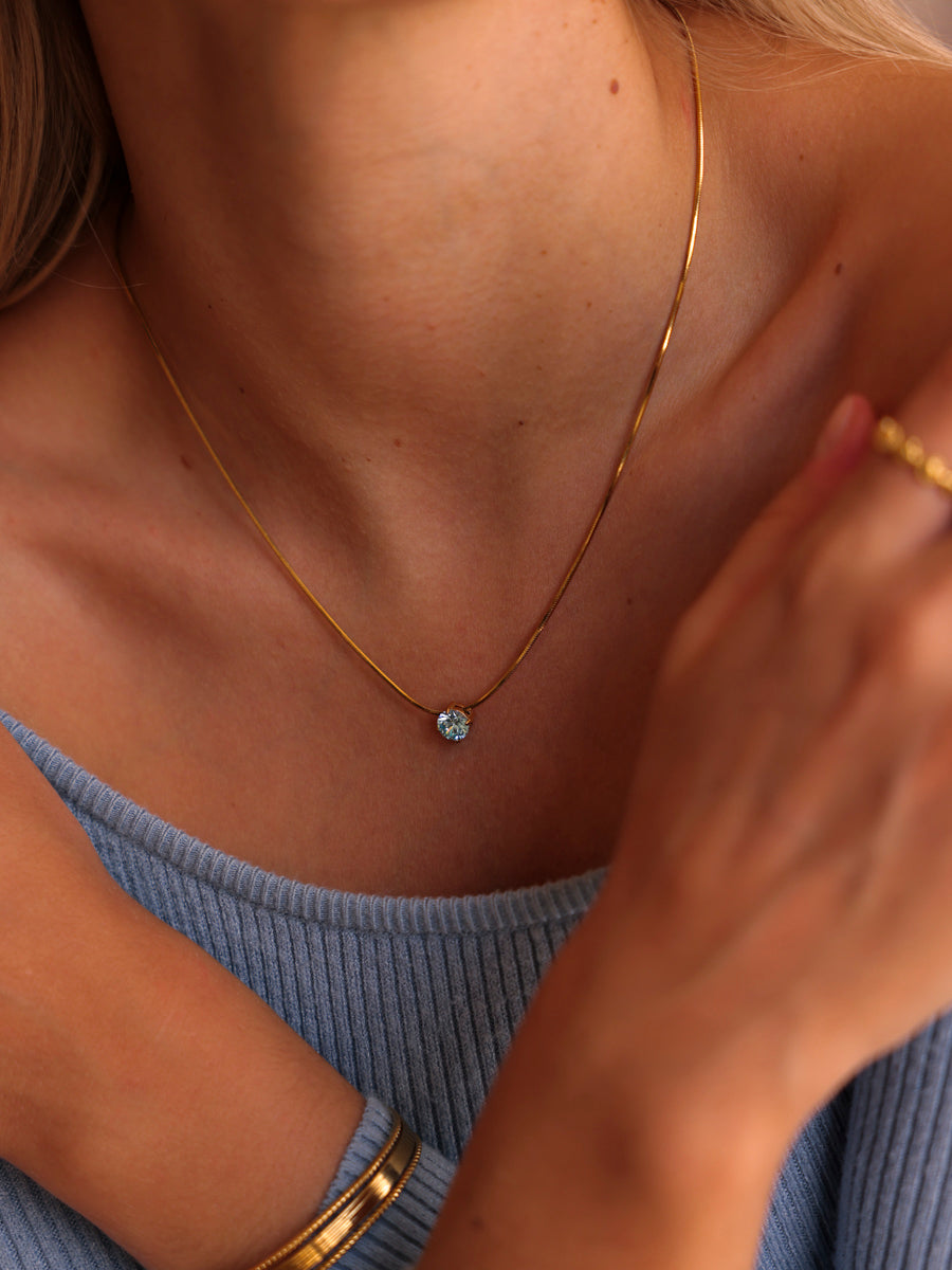 VALERIA | COLLAR CON CRISTAL AZUL.
