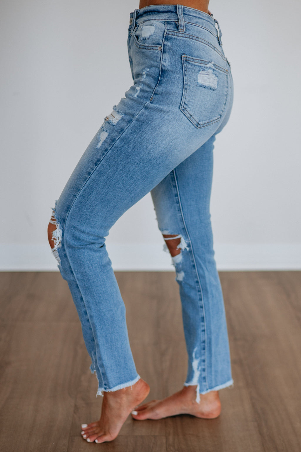 BELÉN | VAQUEROS STRAIGHT FIT.