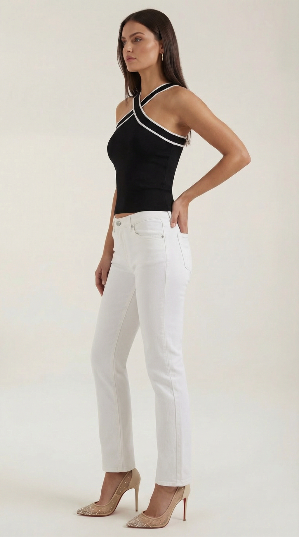 Nia | Top Halter con Diseño Entrelazado