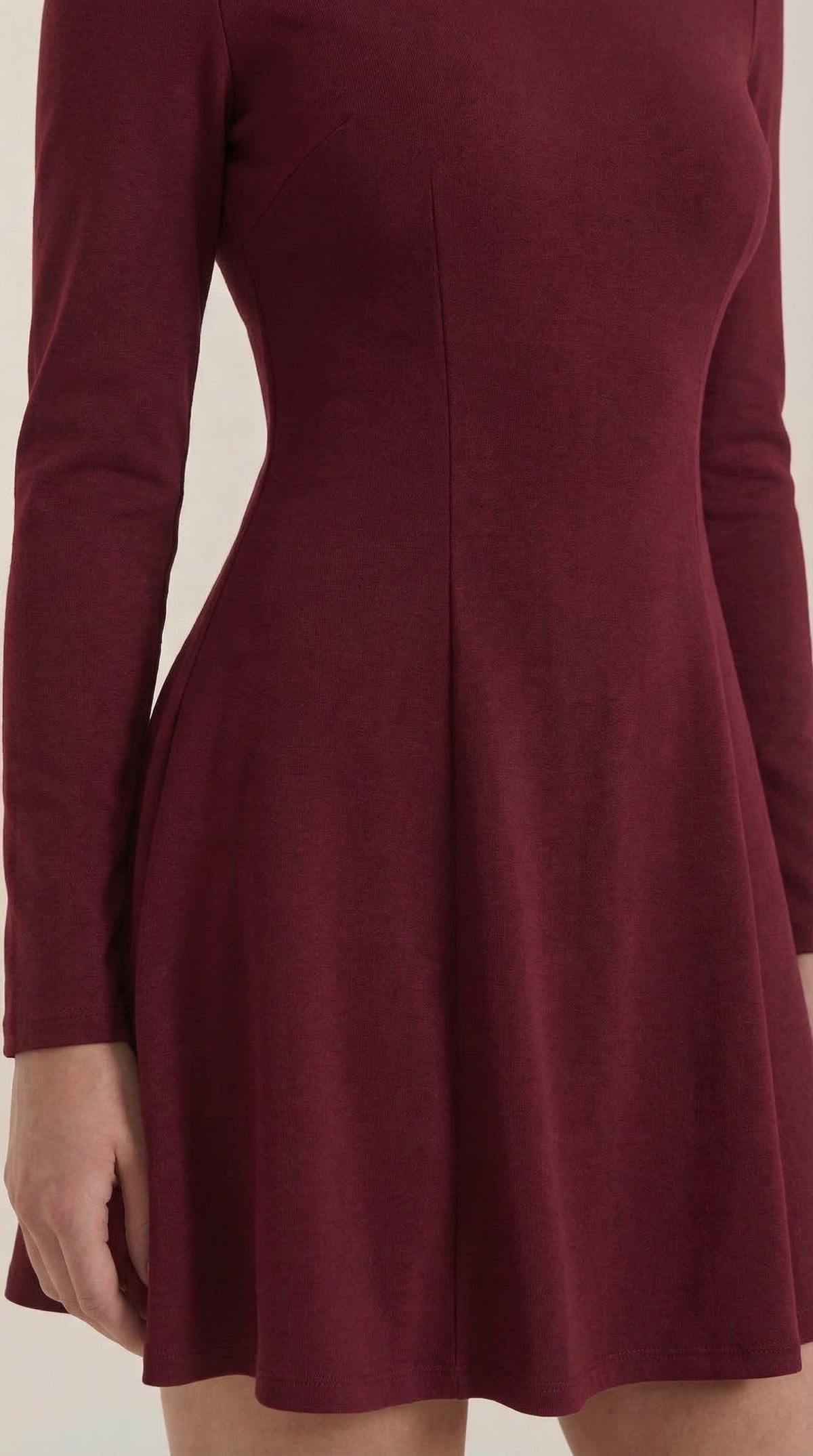 Fabiola | Vestido Corto de Manga Larga Ébano