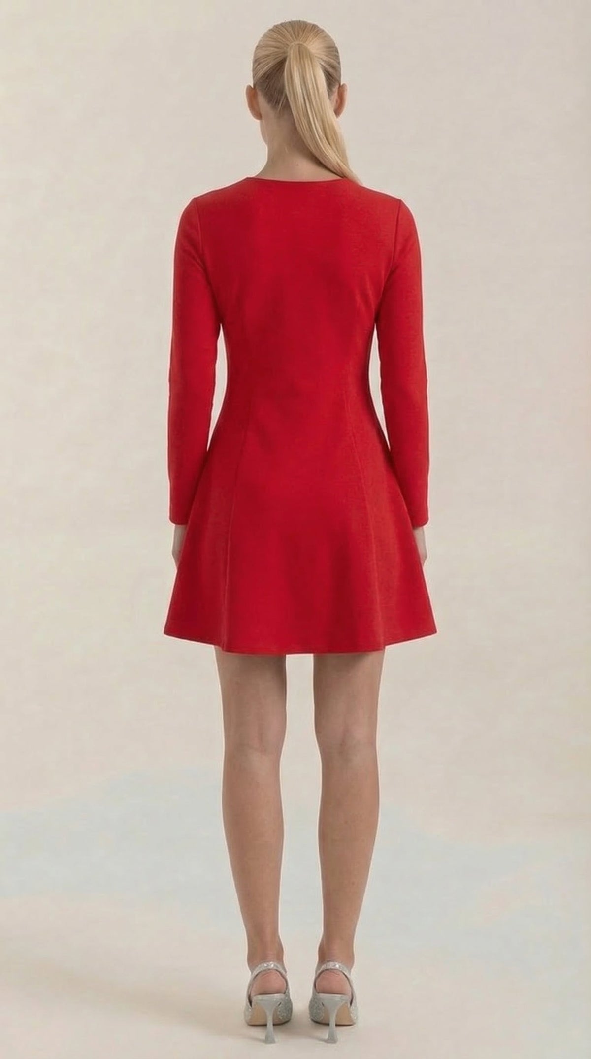 Fabiola | Vestido Corto de Manga Larga Ébano