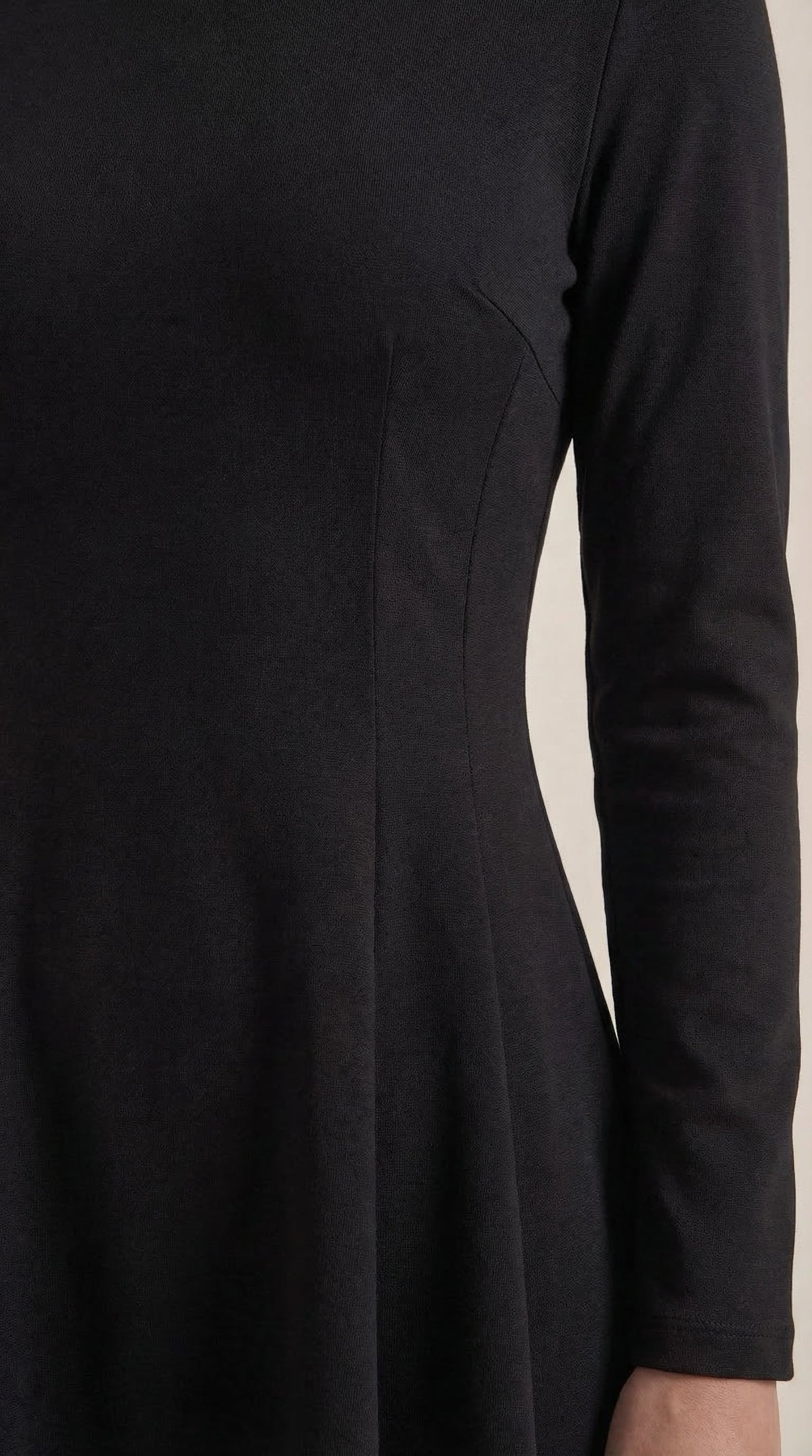 Fabiola | Vestido Corto de Manga Larga Ébano