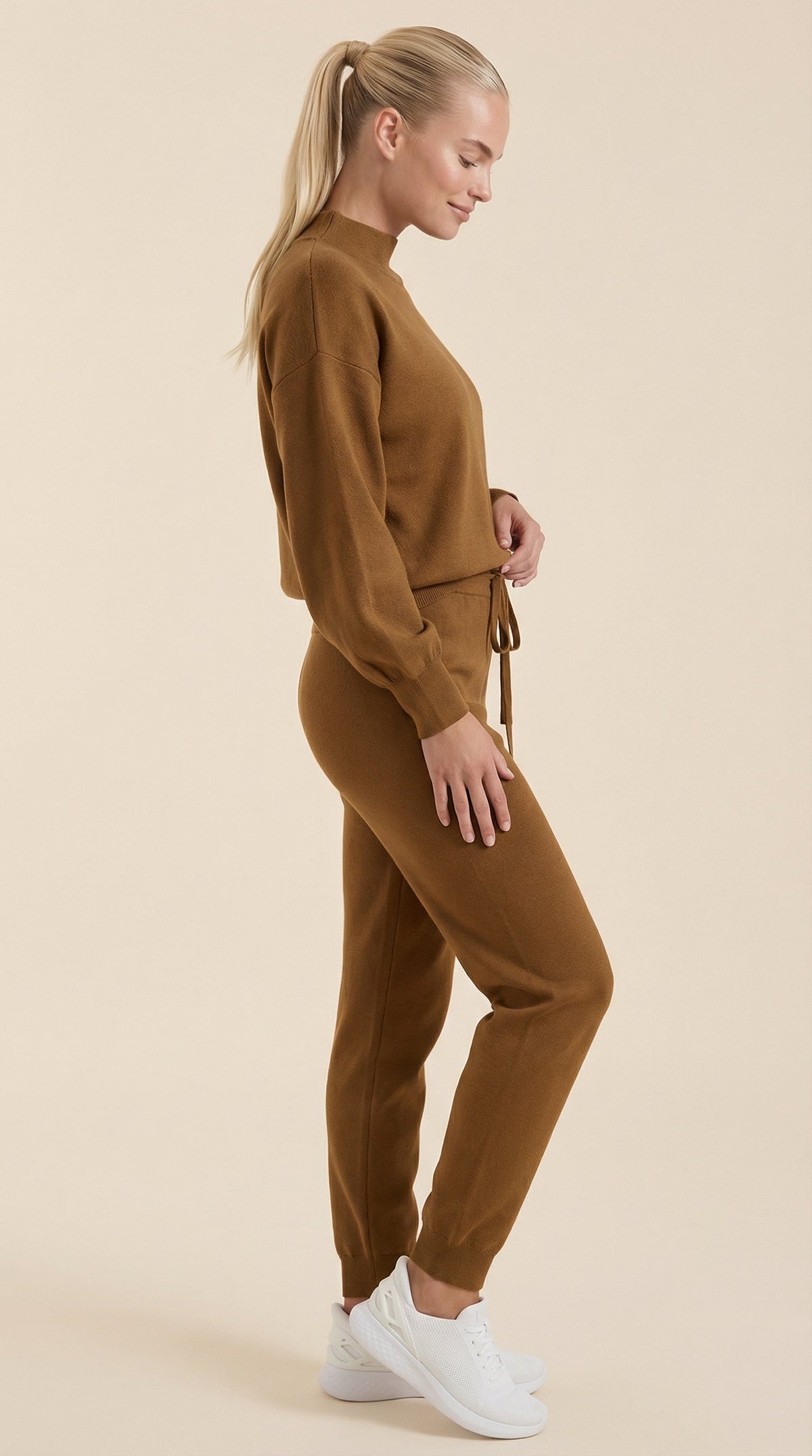 Mavis | Conjunto Lounge de Punto con Cuello Alto