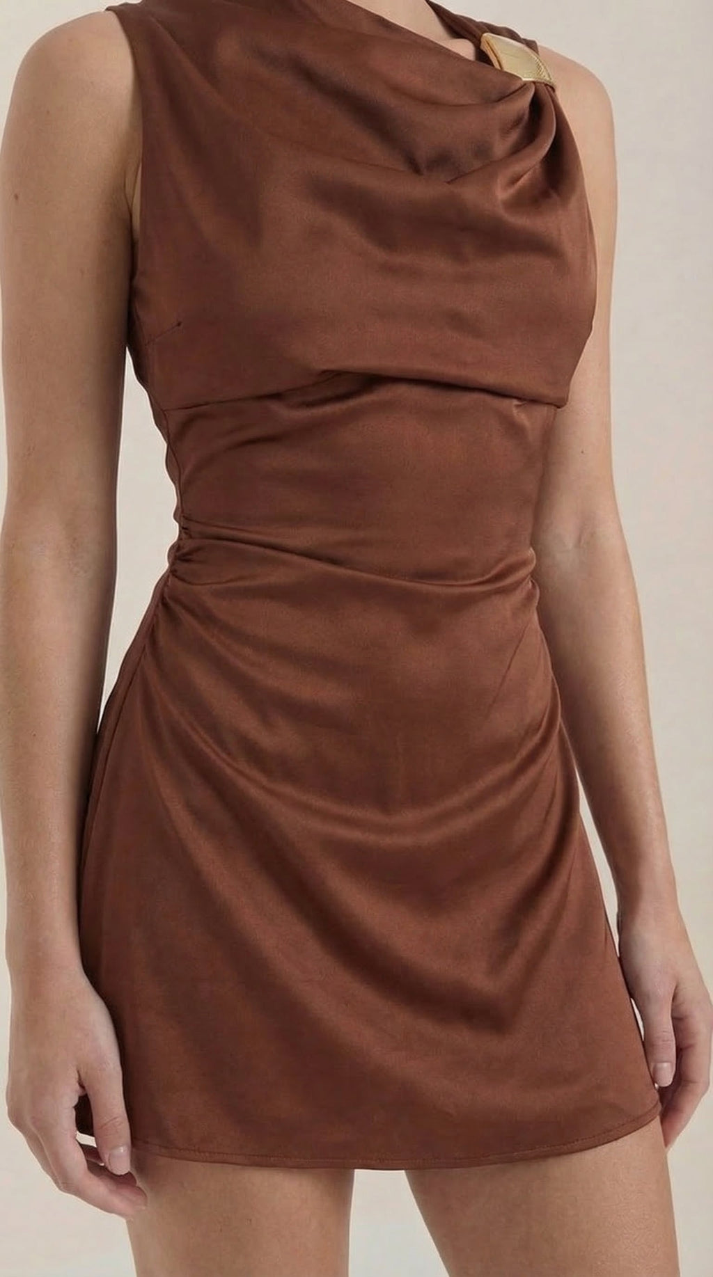 Vestido Corto con Cuello Drapeado Rosalie