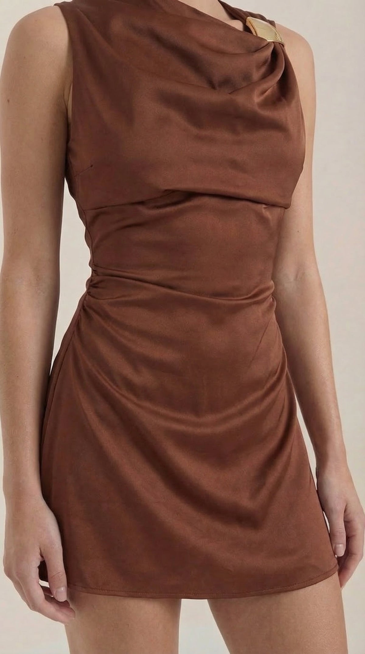 Vestido Corto con Cuello Drapeado Rosalie