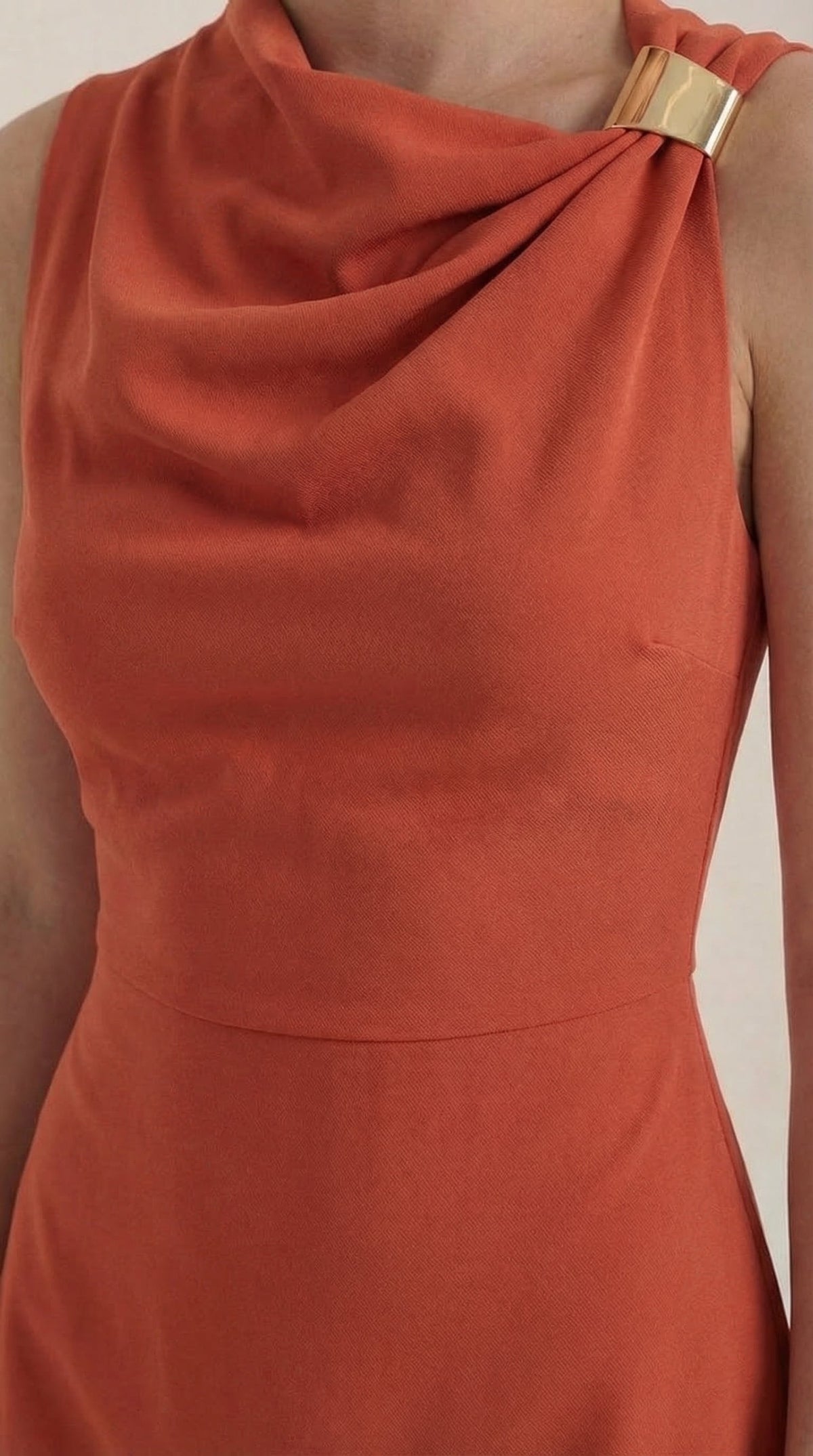 Vestido Corto con Cuello Drapeado Rosalie